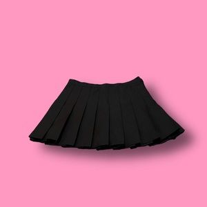 black Y2k pleated skirt!!